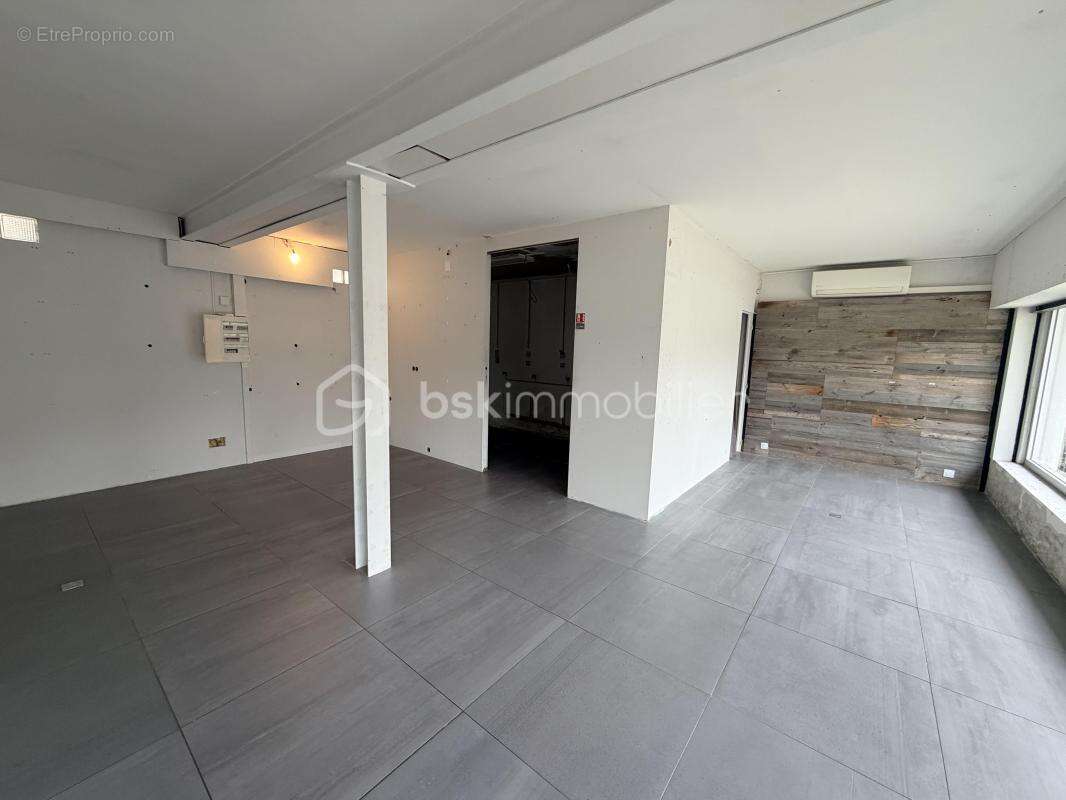 Commerce à SIX-FOURS-LES-PLAGES