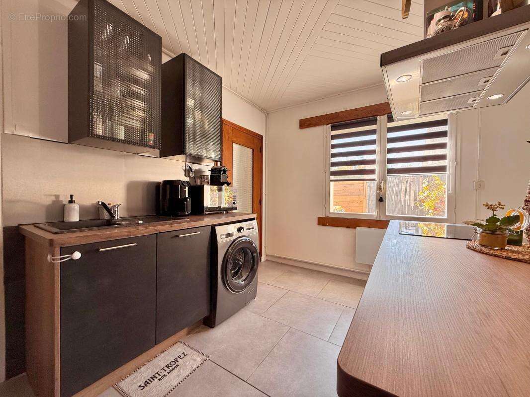 Appartement à CHENOVE