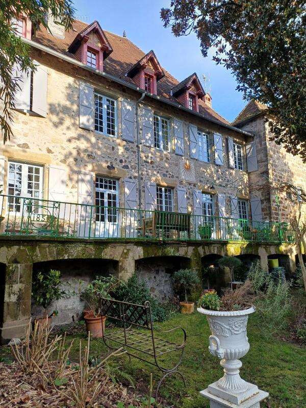 Maison à BEAULIEU-SUR-DORDOGNE