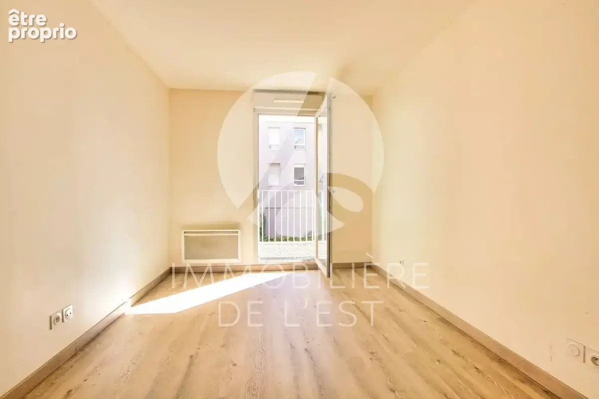 T2 - LYON 8e - 44m² - photo 4