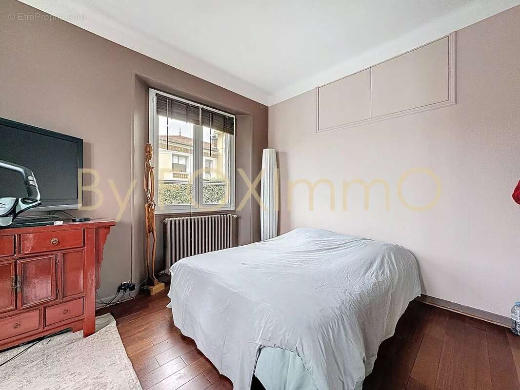 Appartement à SAINT-LAURENT-DU-VAR