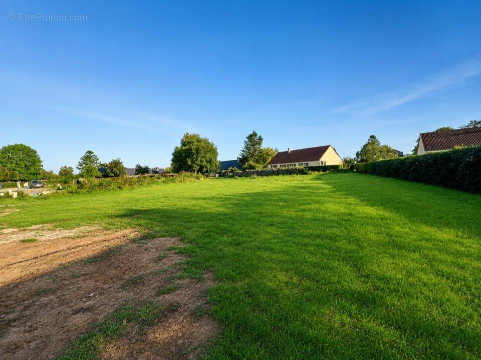 Terrain à NOTRE-DAME-D'ALIERMONT