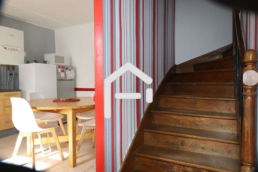 Maison 100 m² à Crampagna  - photo 6