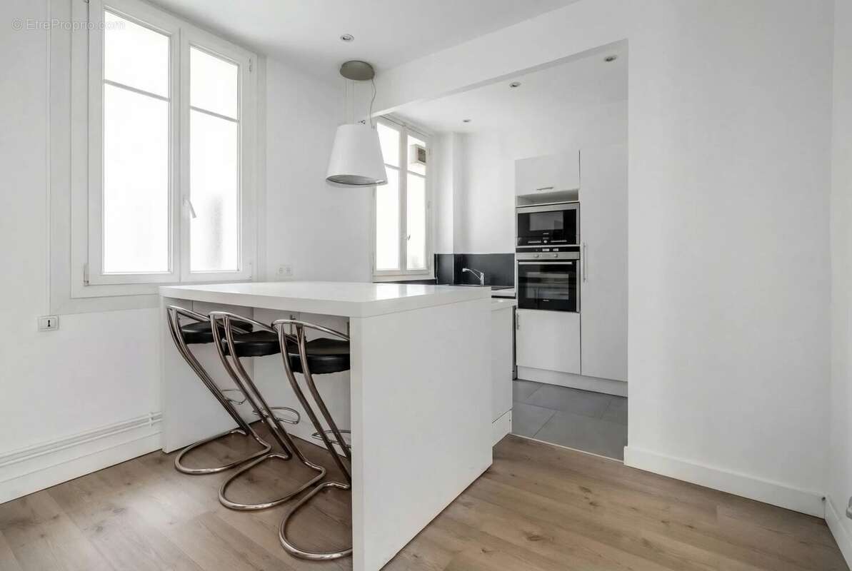 Appartement à NEUILLY-SUR-SEINE