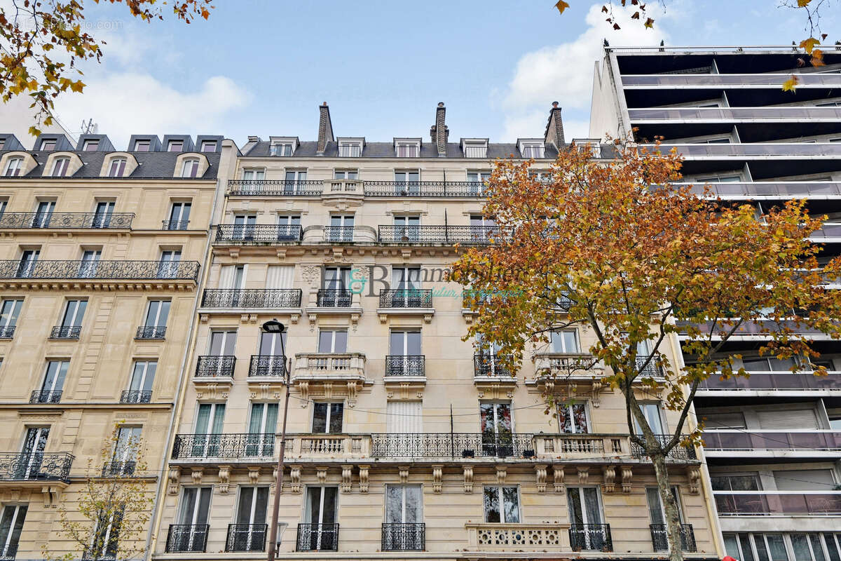 Appartement à PARIS-14E