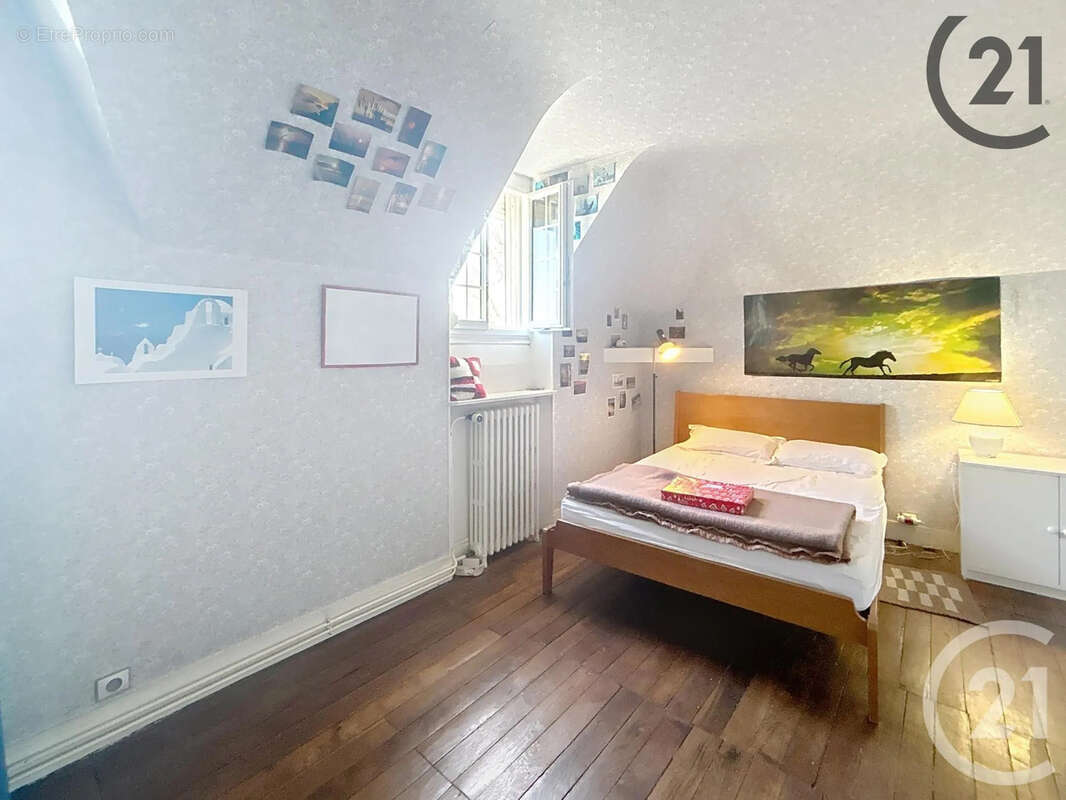 Maison 275 m² à Avon  - photo 30
