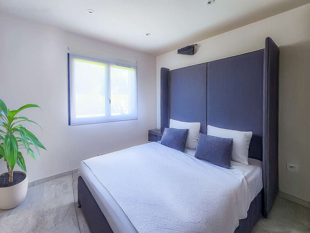 Maison à BOUGE-CHAMBALUD