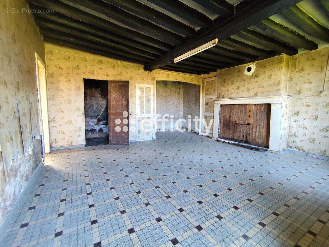 Maison à SAINT-MAURICE-LES-CHARENCEY