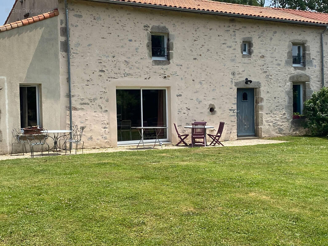 Maison à SAINT-FLORENT-DES-BOIS