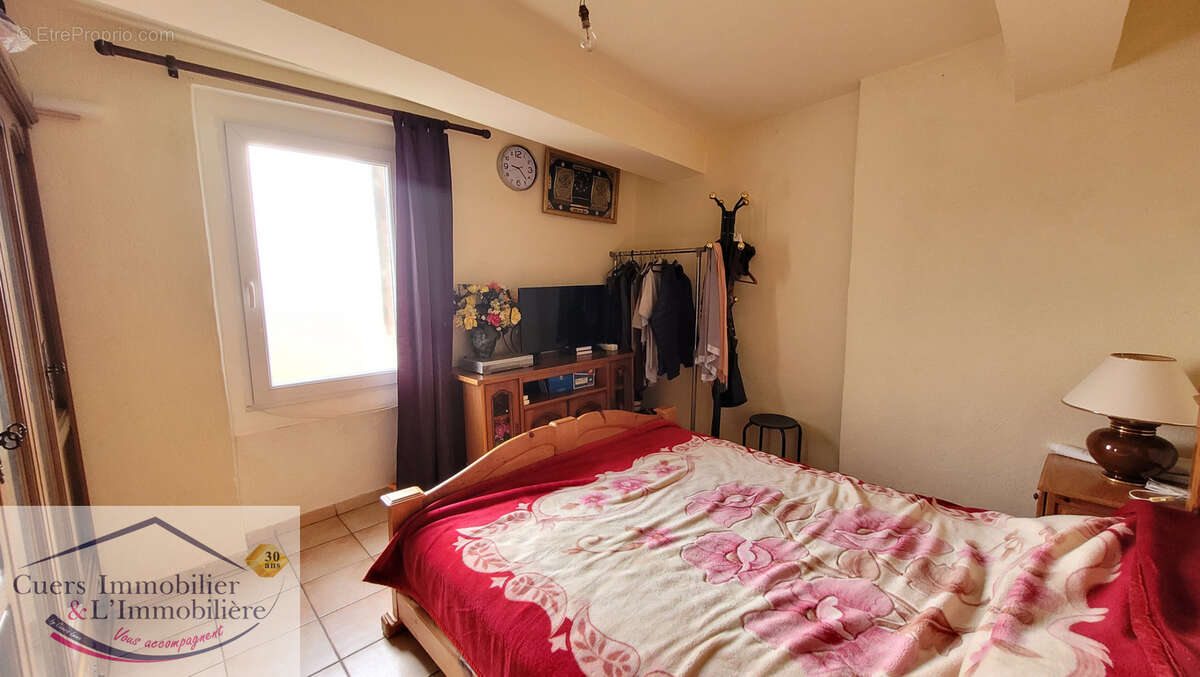 Cuers, maison de village t9 + remise - photo 12