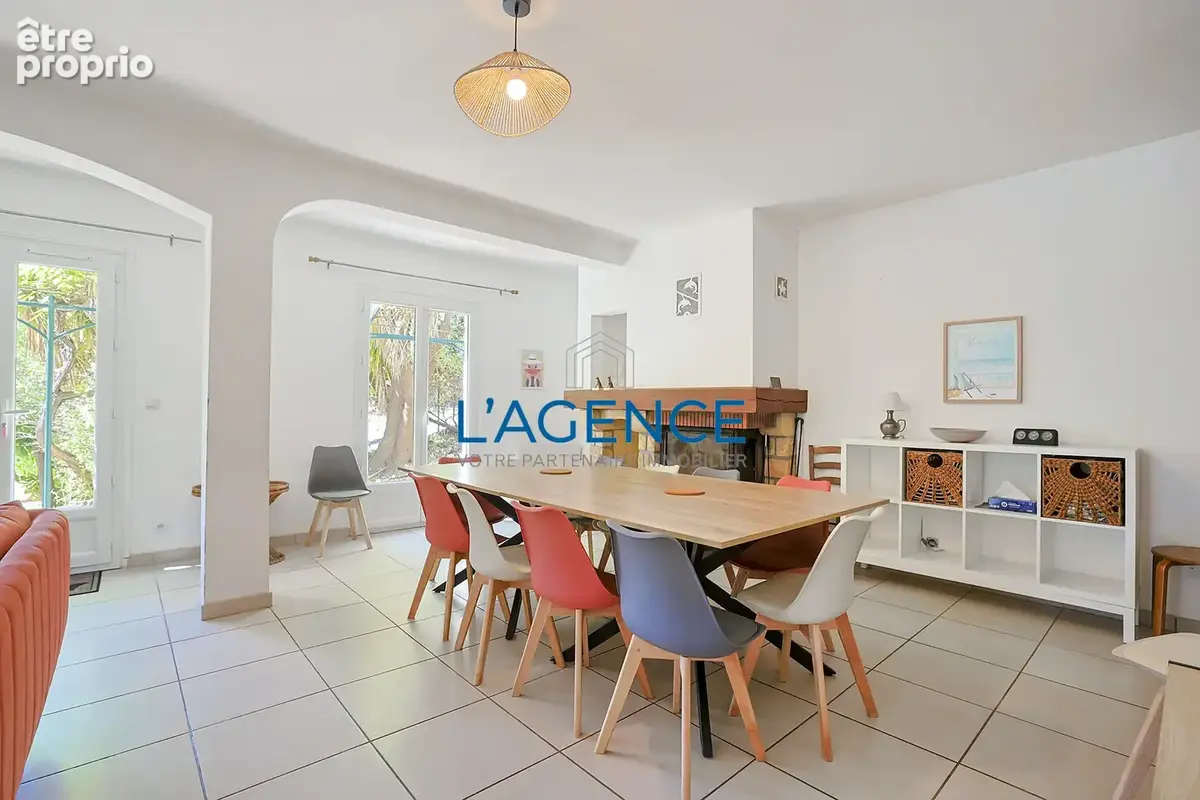 CARQUEIRANNE VILLA 233m2 - 8 Chambres  - Terrain 7023m avec piscine - photo 10