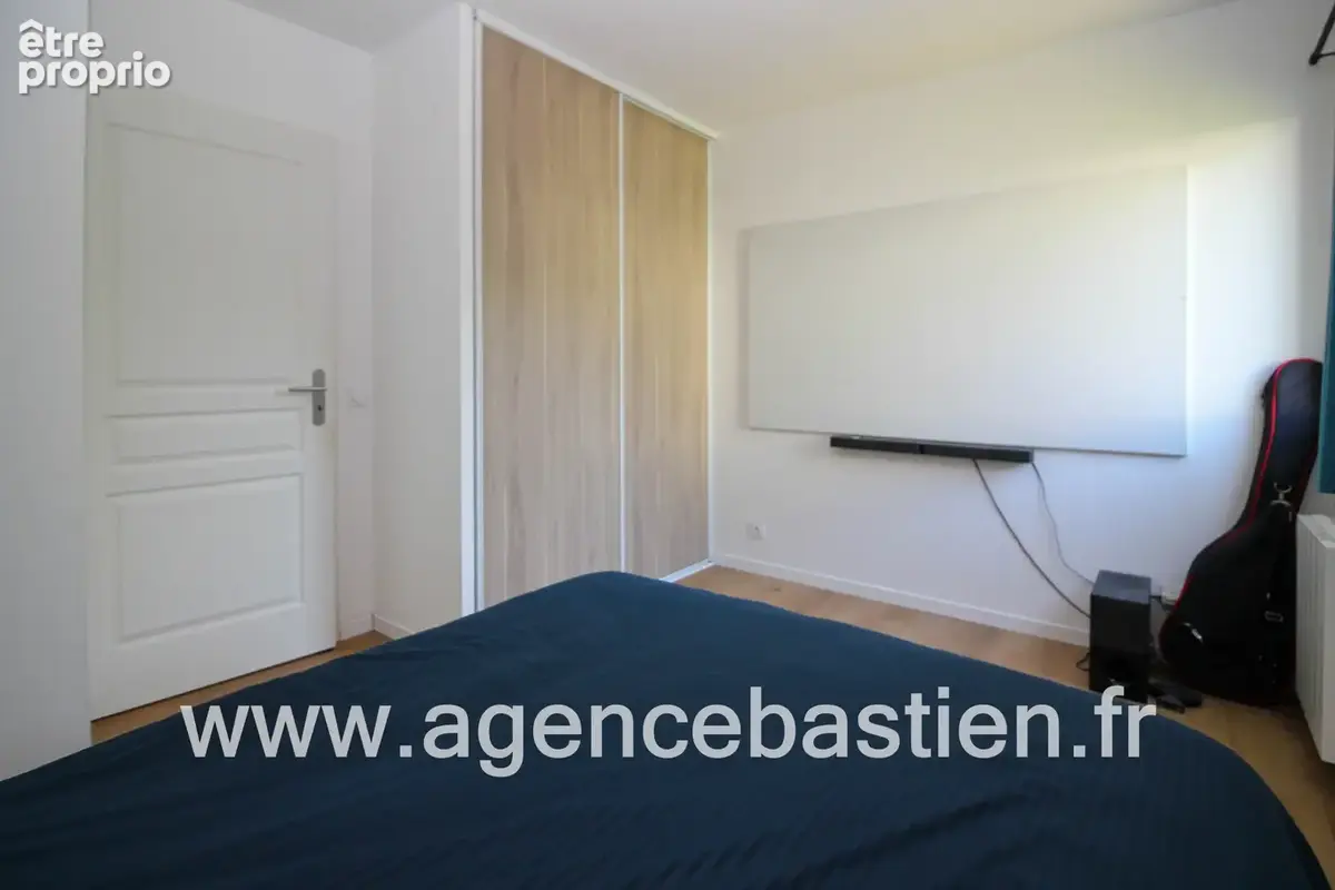 GEX   T2 rénové de 39 m2 avec balcon, piscine et 2 parkings couverts - photo 6
