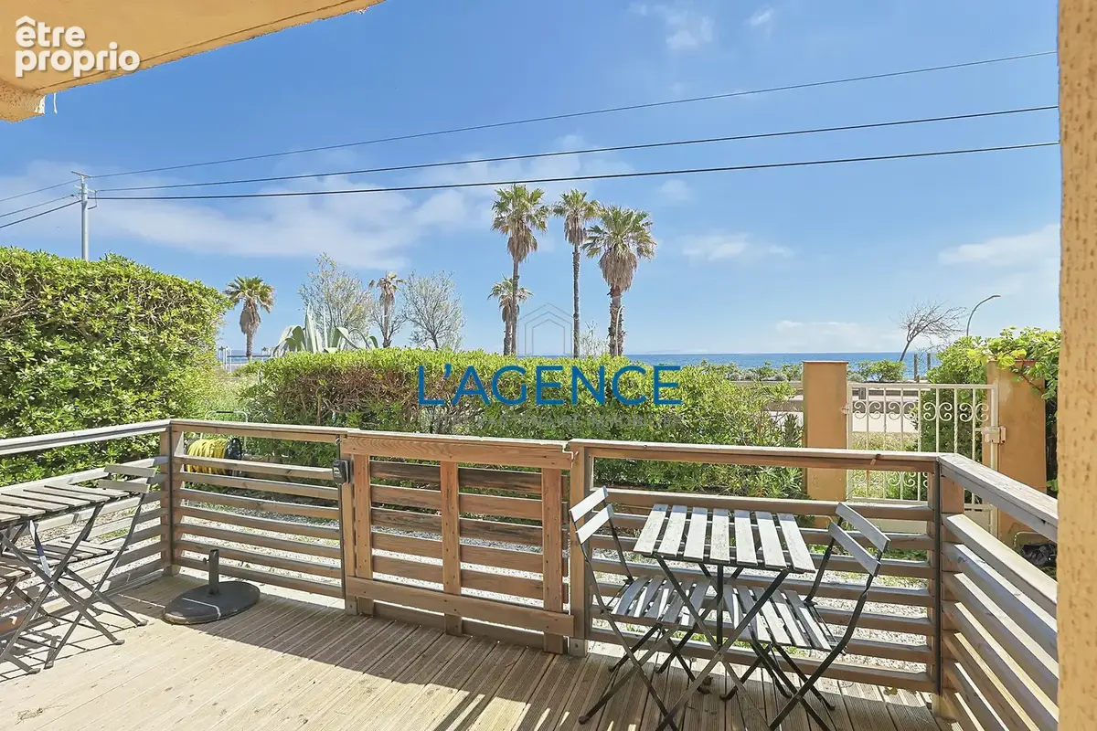 Appartement T2 de 38 m2 avec terrasse FACE A LA MER - photo 2