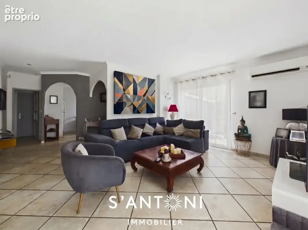 Maison familiale de 158 m² avec garage, T2 indépendant et 1 800 /an de revenus solaires à Frontignan Lapeyrade ! - photo 2