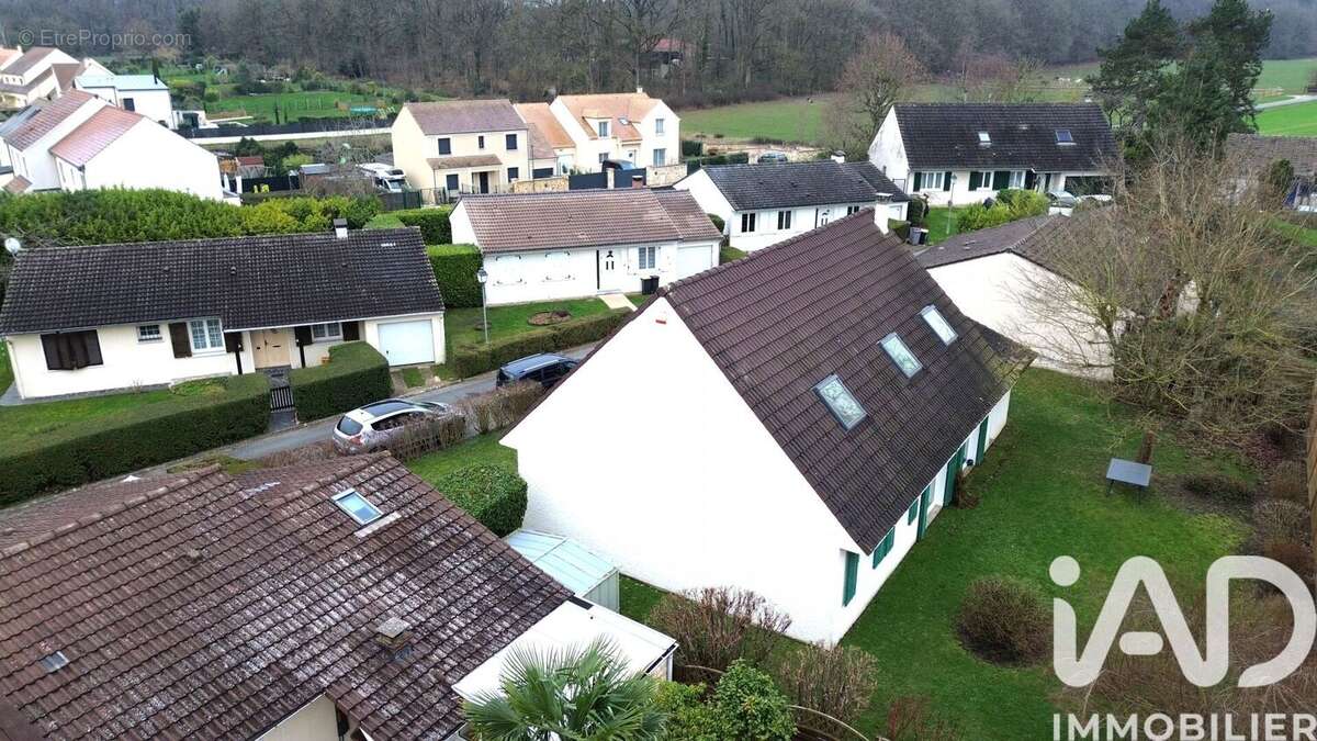Maison 158 m² à Forges-Les-Bains  - photo 6