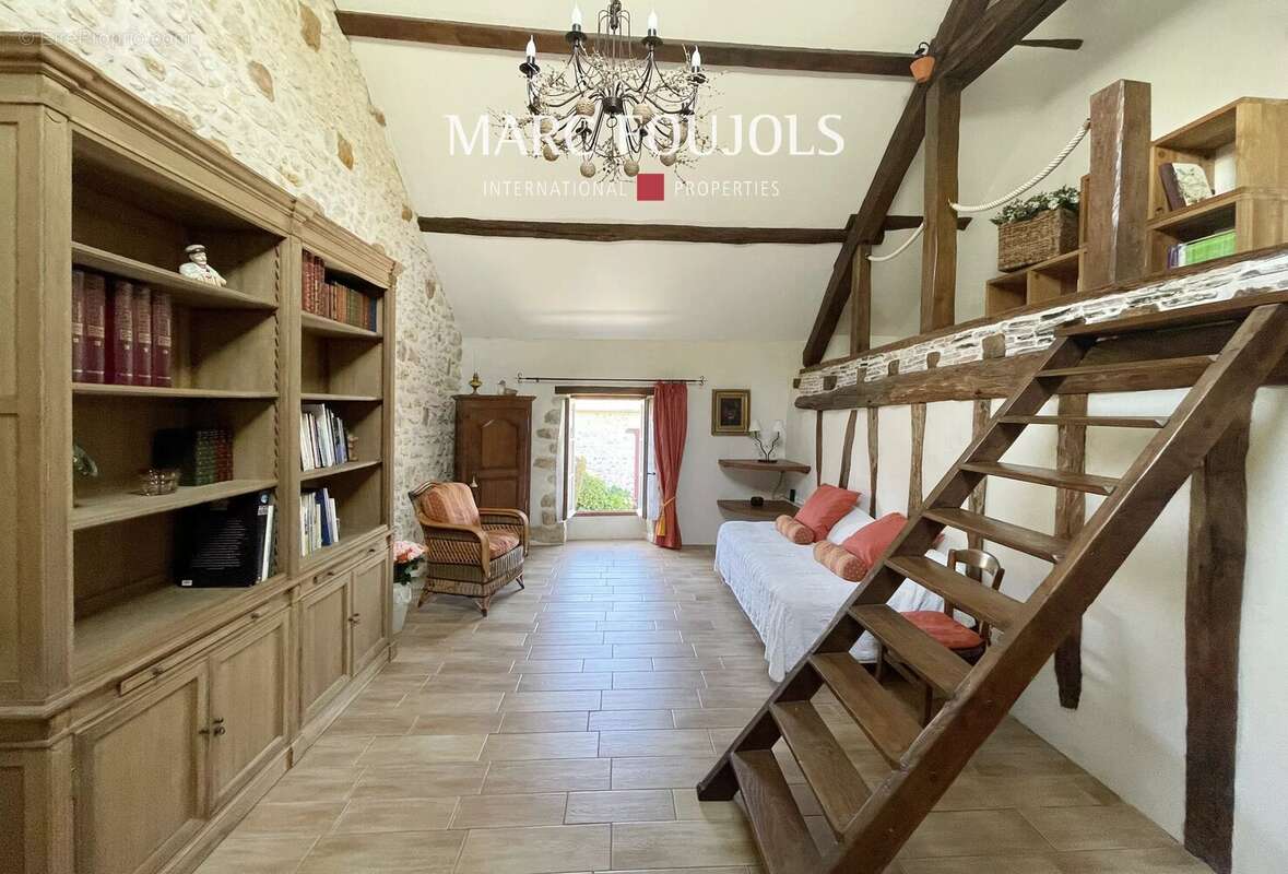 Maison à FONTAINEBLEAU