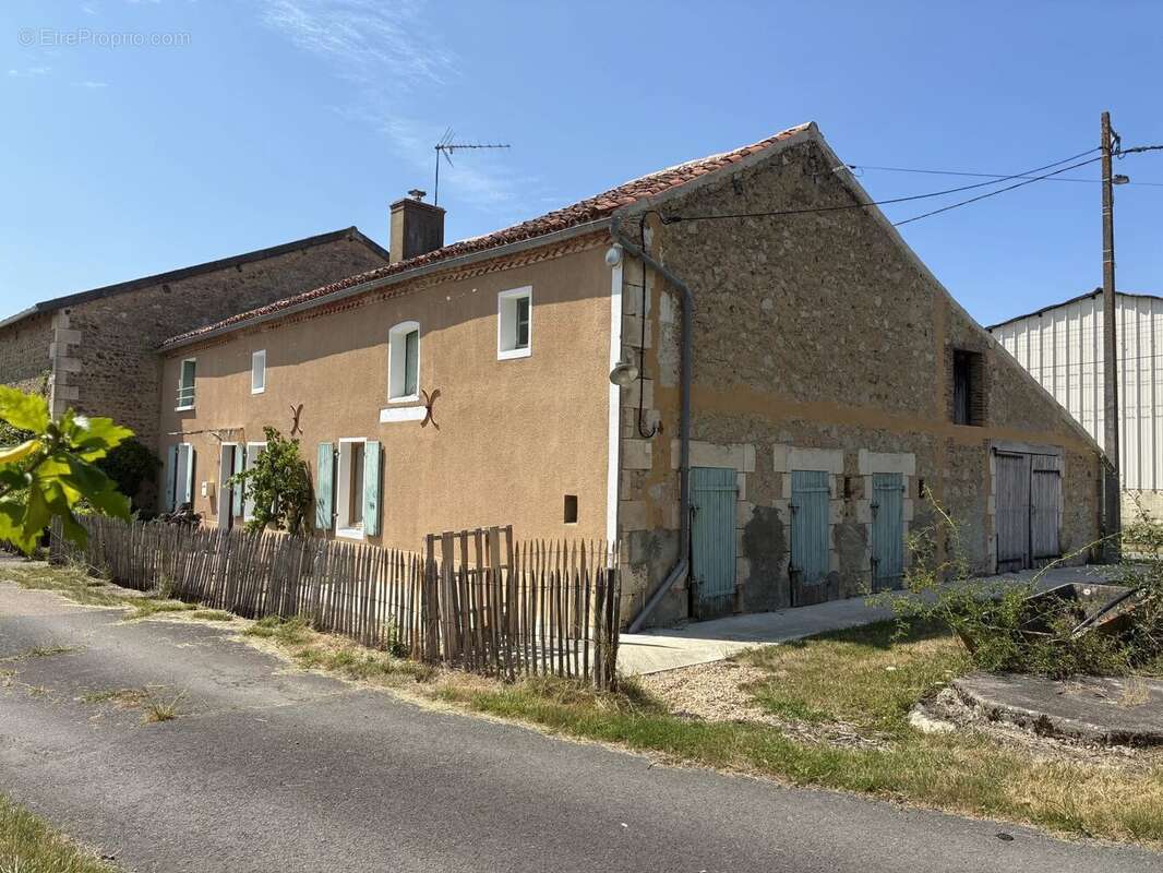 Maison à LATHUS-SAINT-REMY
