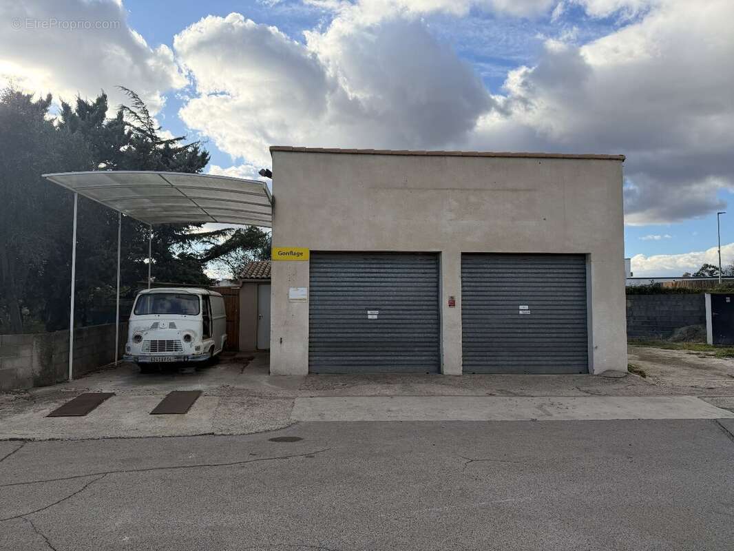 Commerce à SAUVIAN