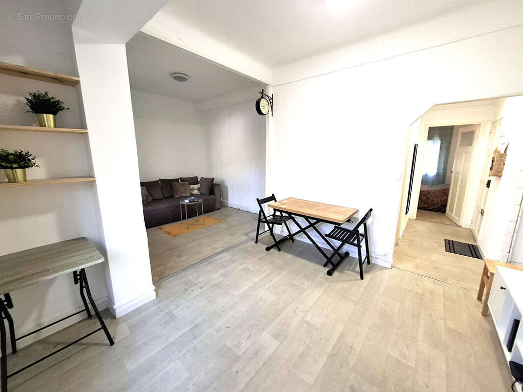 Appartement à MARSEILLE-5E