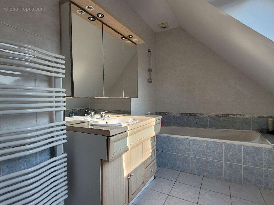 29000 QUIMPER KERVOUYEC - Maison avec garage 4 chambres 90 m2 environ - photo 13