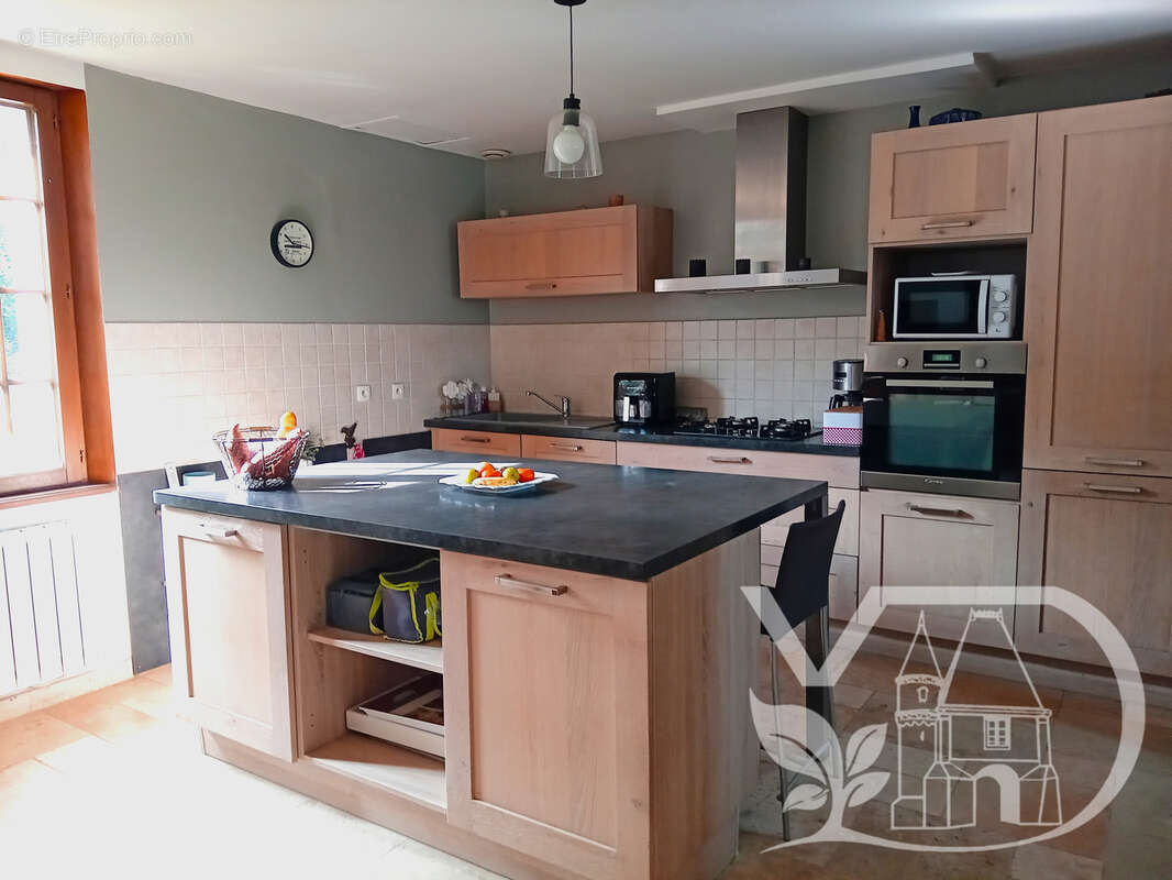 Maison à ONS-EN-BRAY