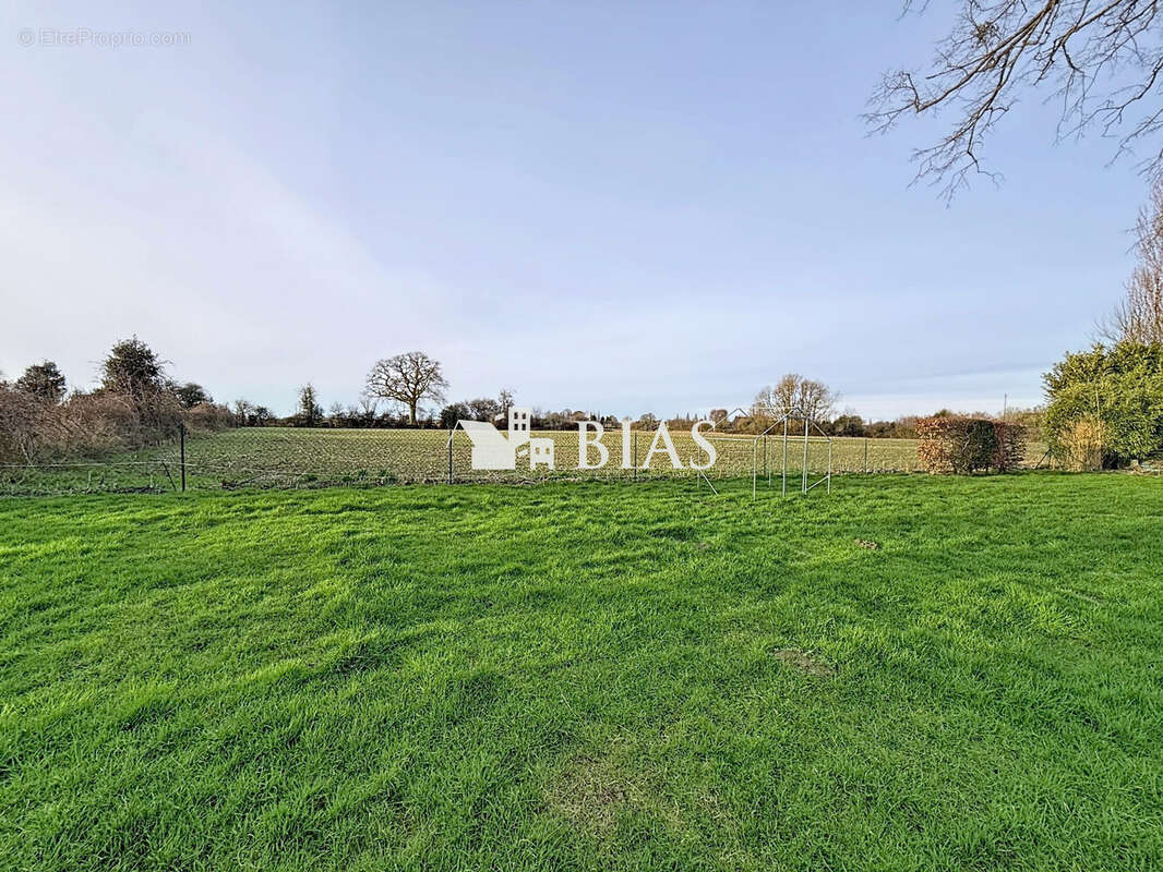 Maison à LA FEUILLIE