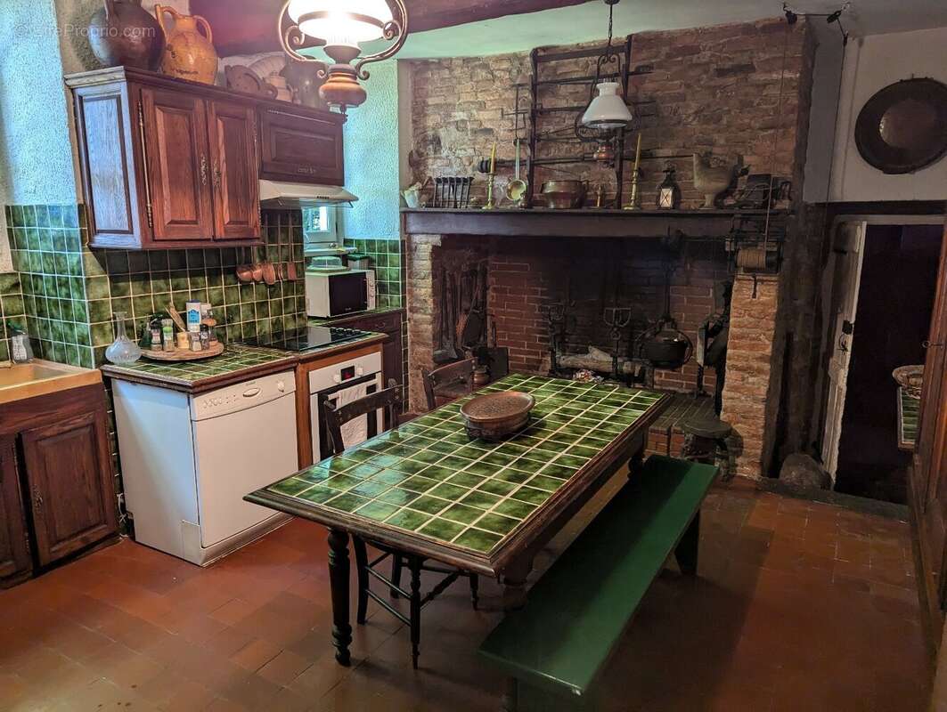 Manoir du XVIIe siècle sur 14500 m² de terrain - photo 8