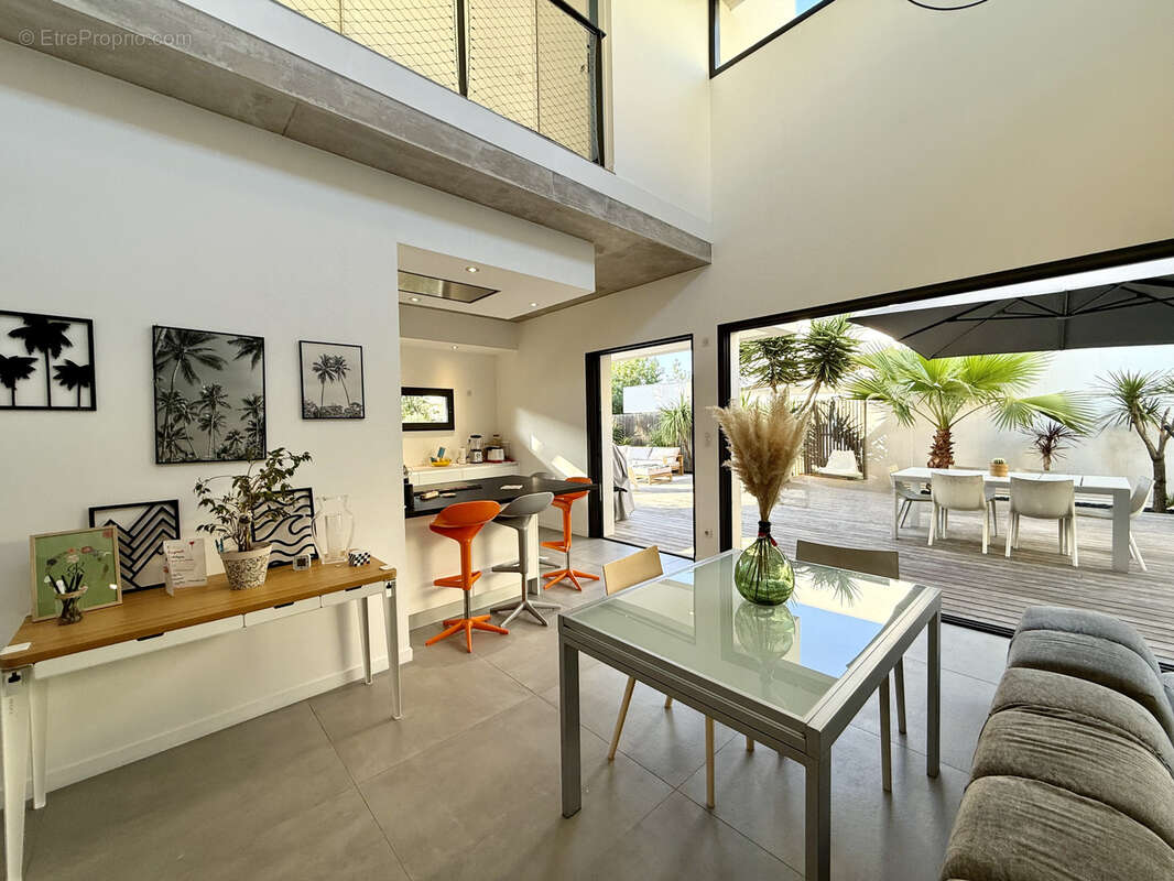 Maison contemporaine avec piscine et garage - photo 4