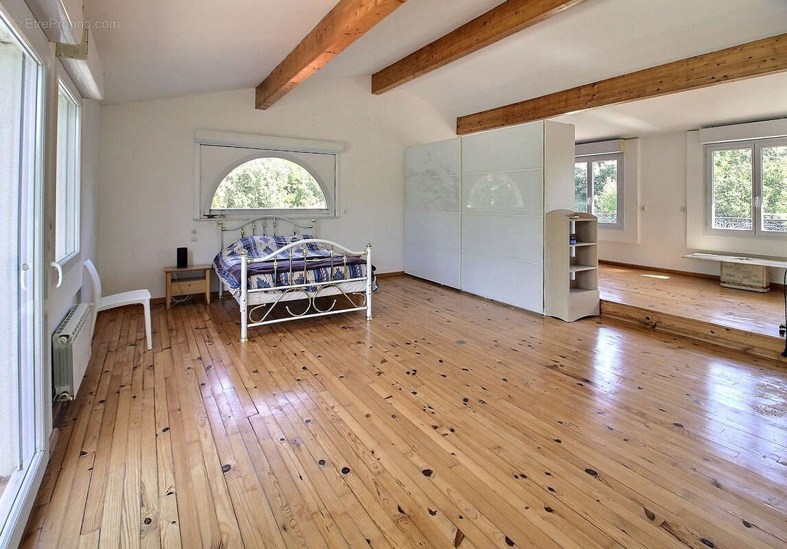 Maison à VIOLS-EN-LAVAL