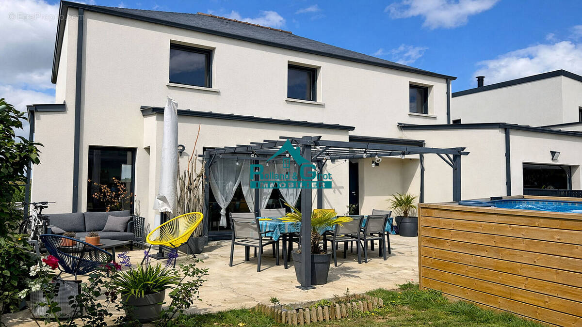 Maison à SAINT-AUBIN-D'AUBIGNE