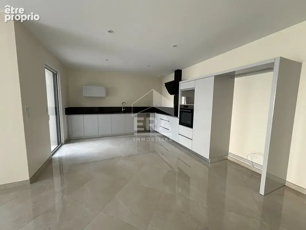 Maison de plain -pied 4 chambres - Chauray - photo 3