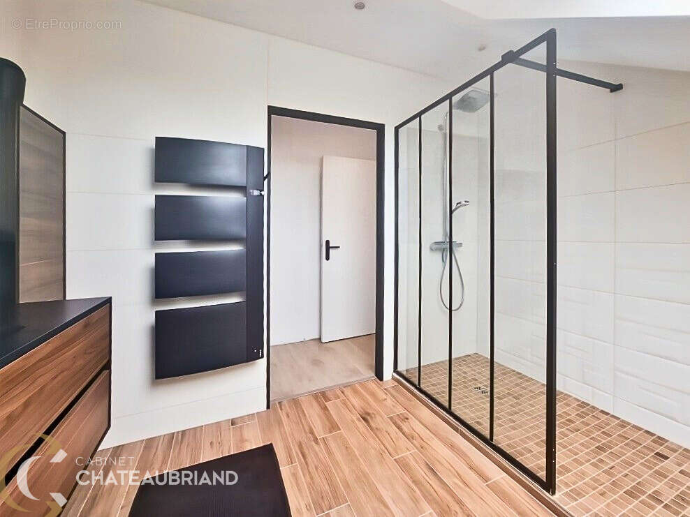 Maison à MONTREUIL-SUR-ILLE