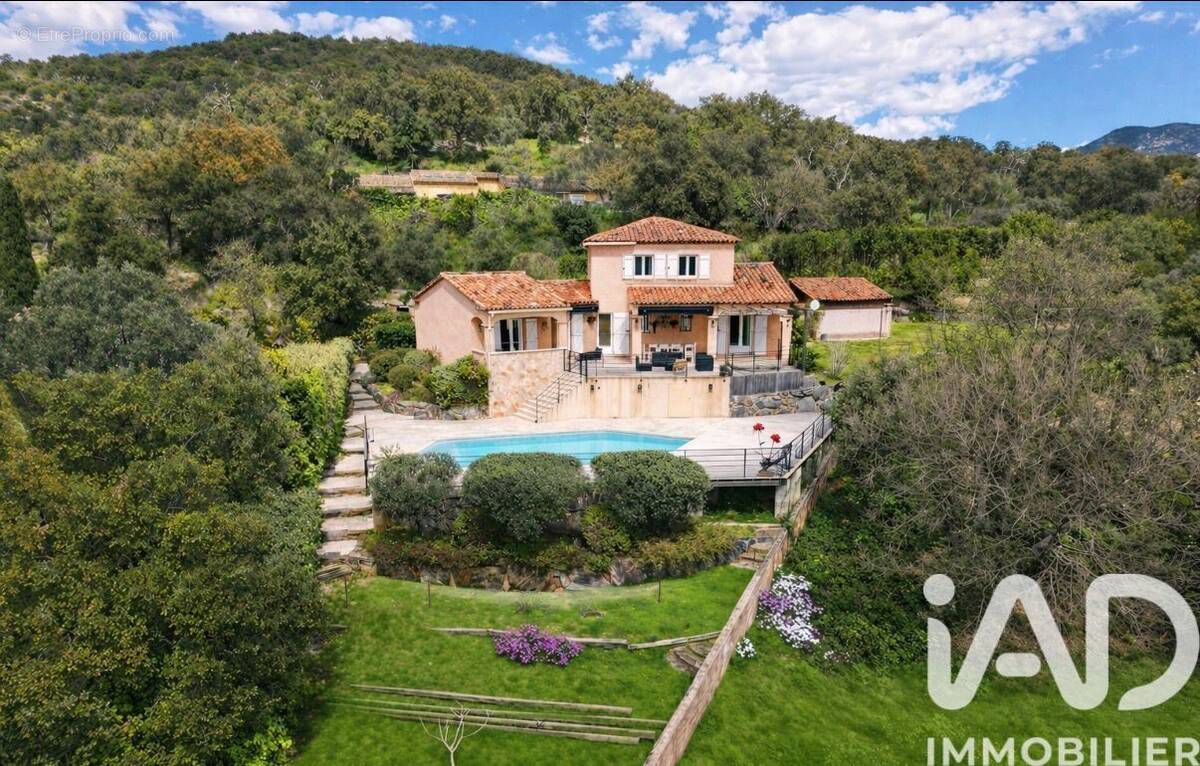 Photo 1 - Maison à PLAN-DE-LA-TOUR