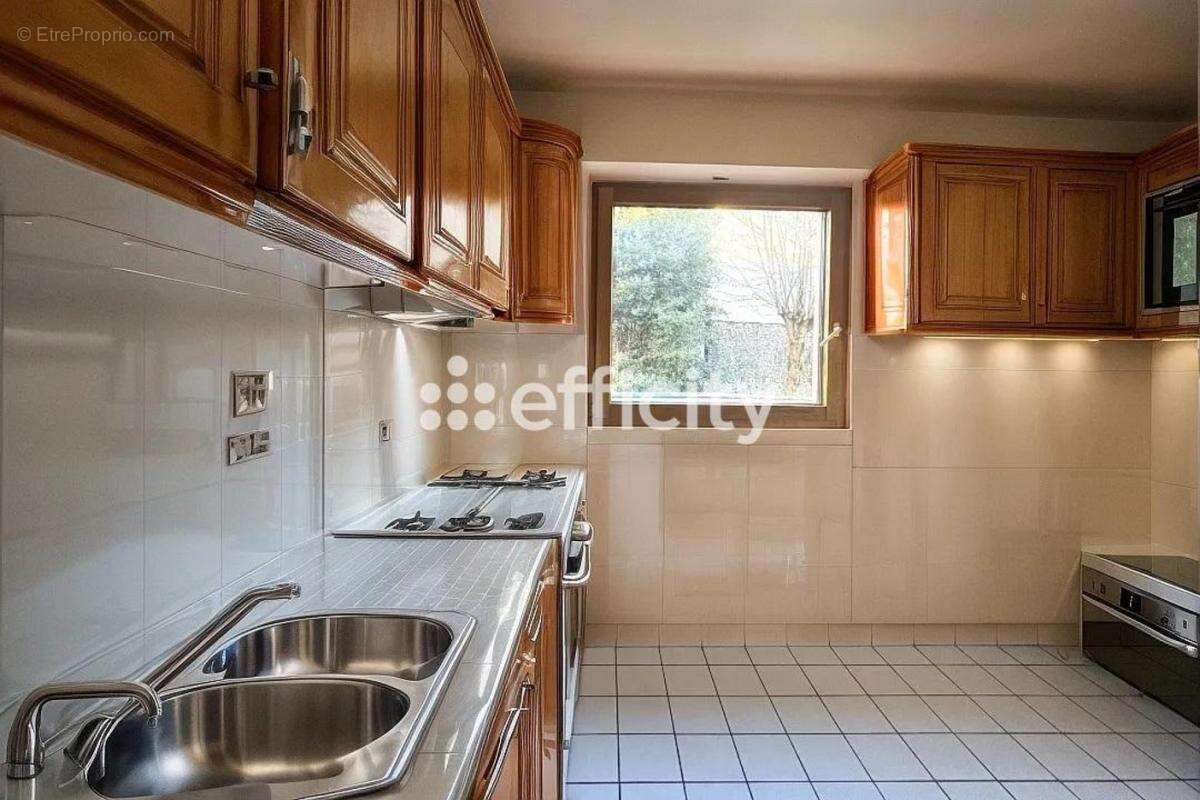 Appartement à PARIS-20E