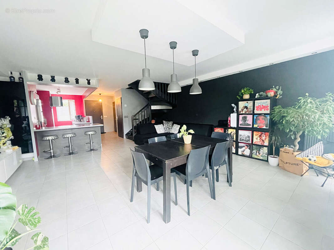 Maison à SARTROUVILLE