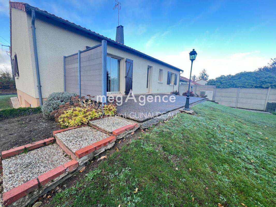 Maison à LE MAY-SUR-EVRE