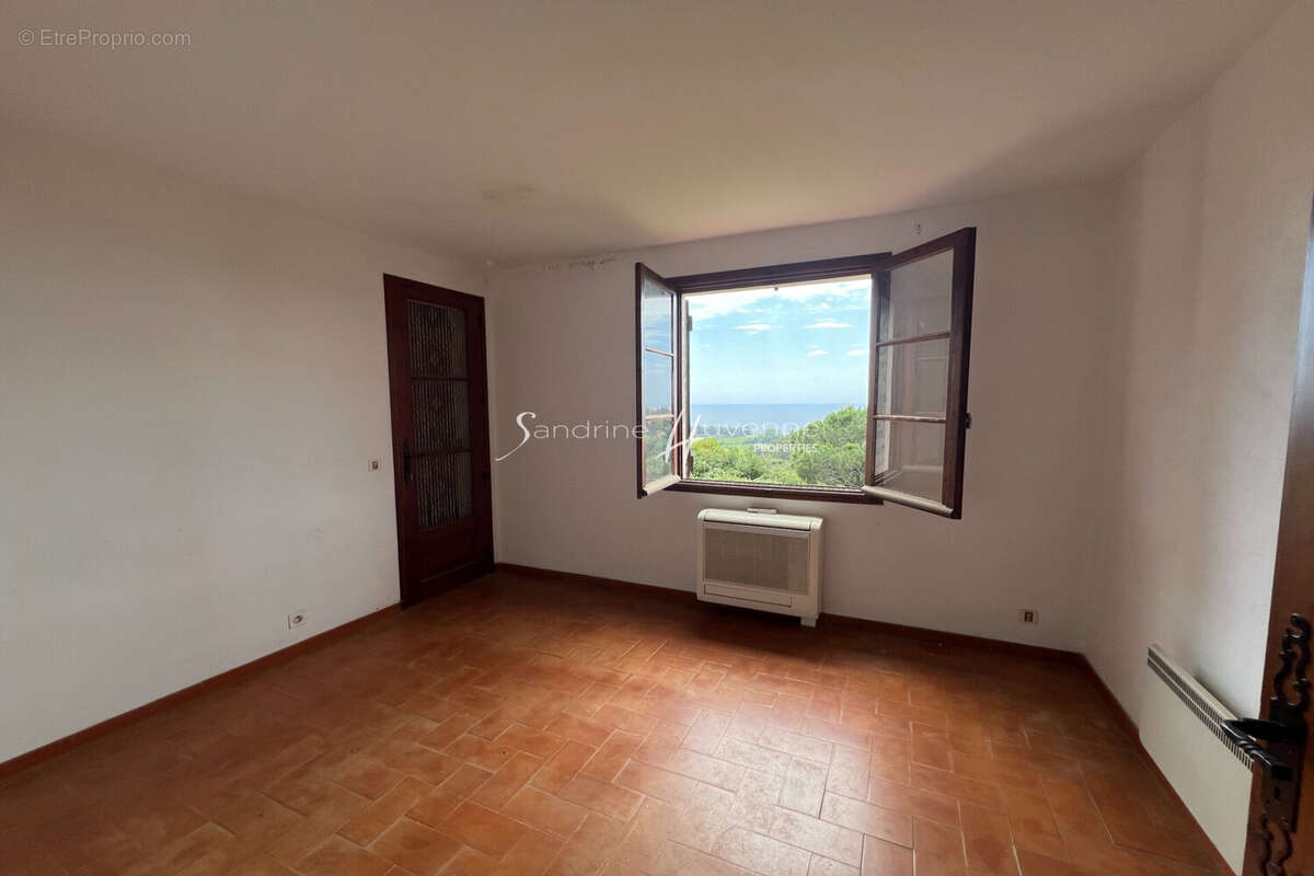 Maison à LA CROIX-VALMER