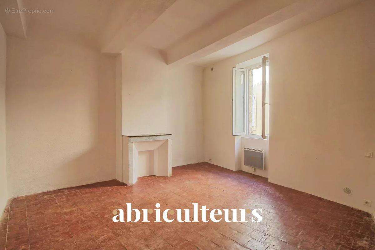 Appartement à ROGNES
