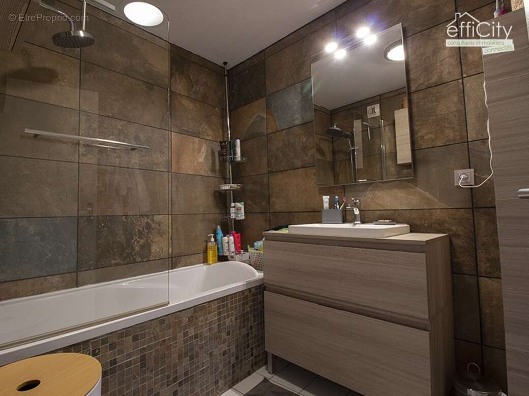 Appartement à LYON-9E
