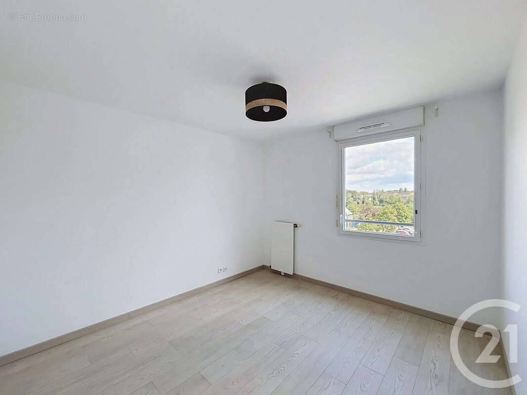 Appartement 56 m² à Savigny-Le-Temple  - photo 9