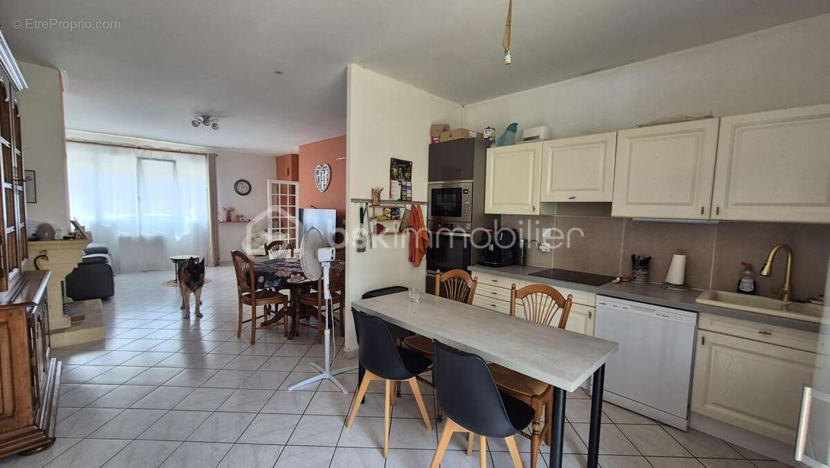 A vendre maison de ville de 129m² trois faces sur terrain de 438m² a elne - centre ville - proche de tous les commerces des ecol - photo 7