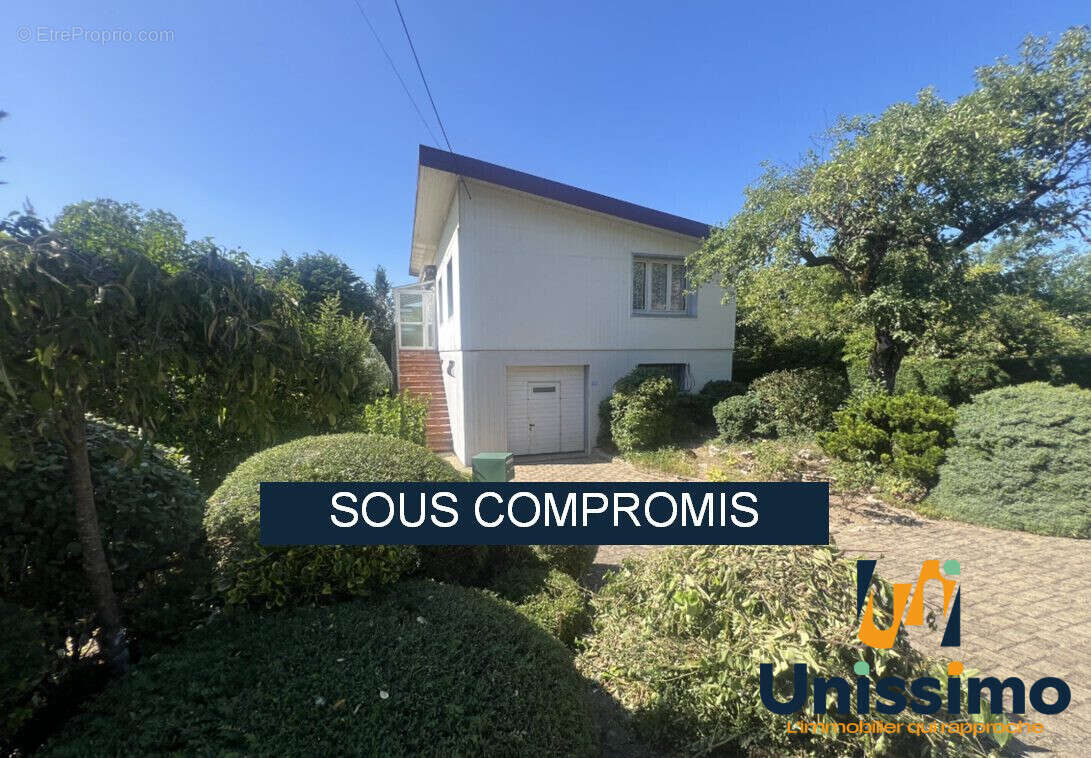 Maison à COLOMBIER-FONTAINE