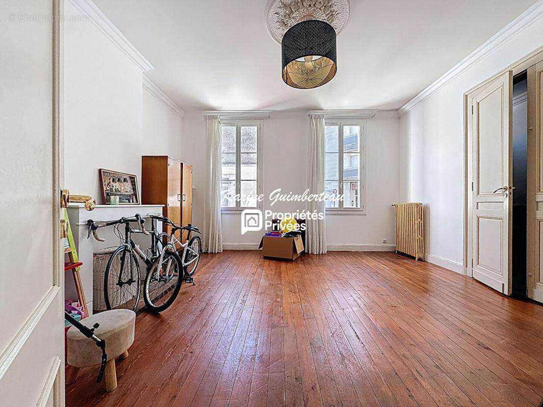 Maison bourgeoise proche Tourny avec jardin et piscine - photo 3