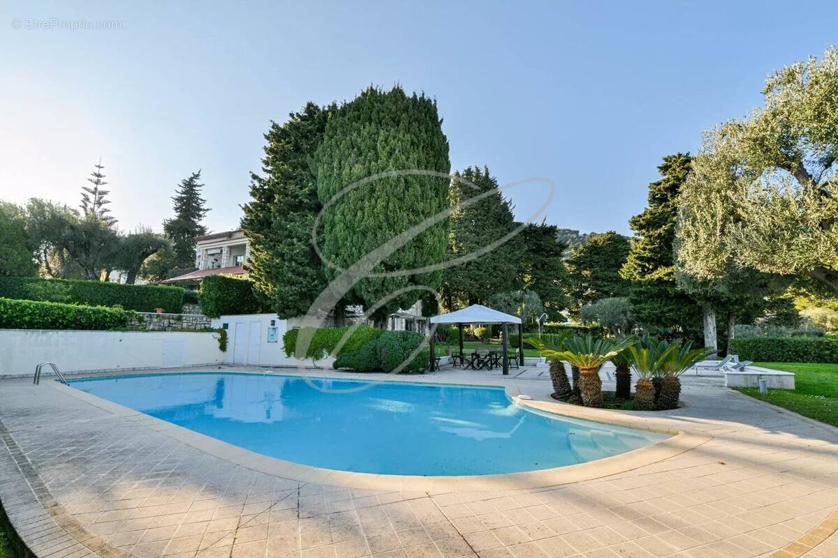 Appartement à ROQUEBRUNE-CAP-MARTIN