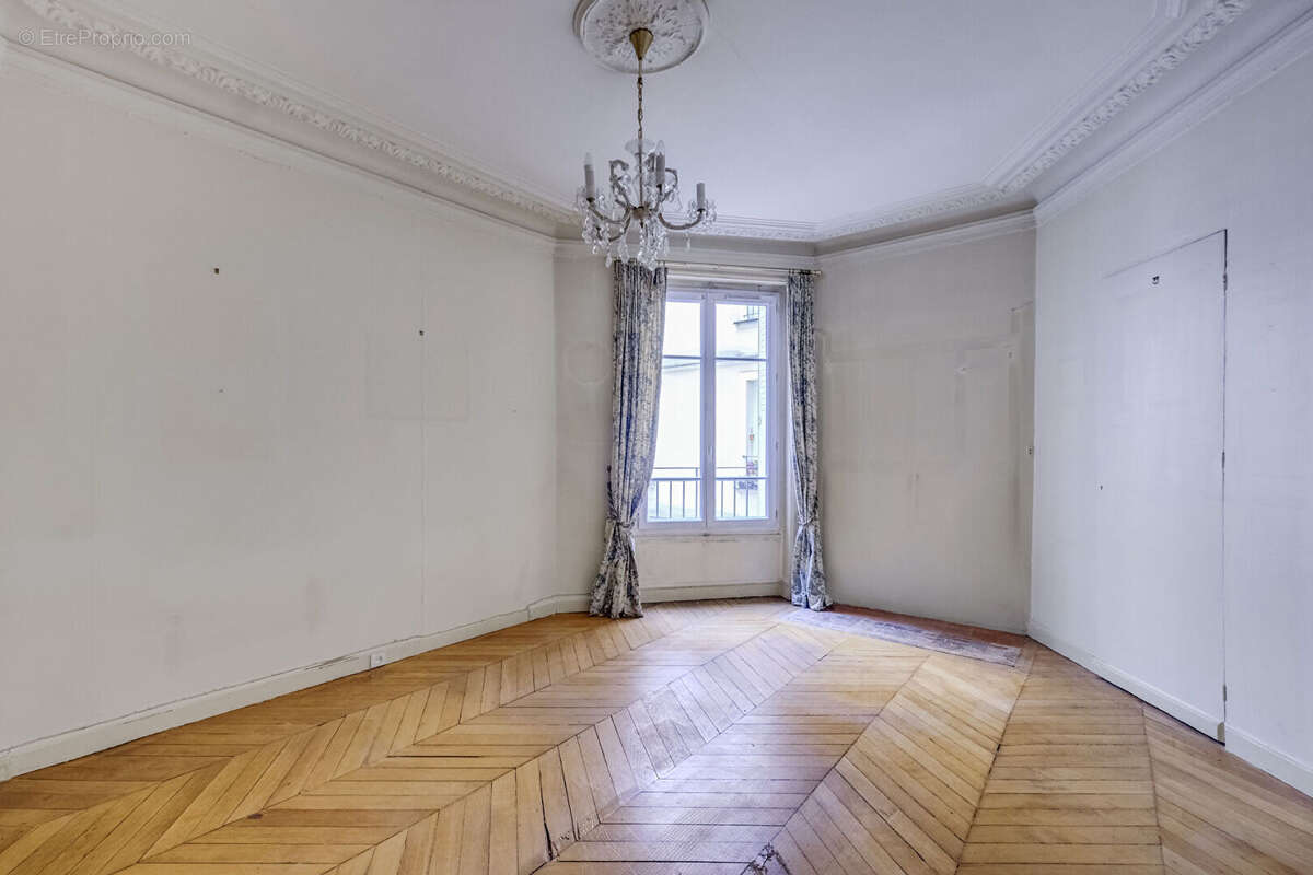 Appartement à PARIS-10E