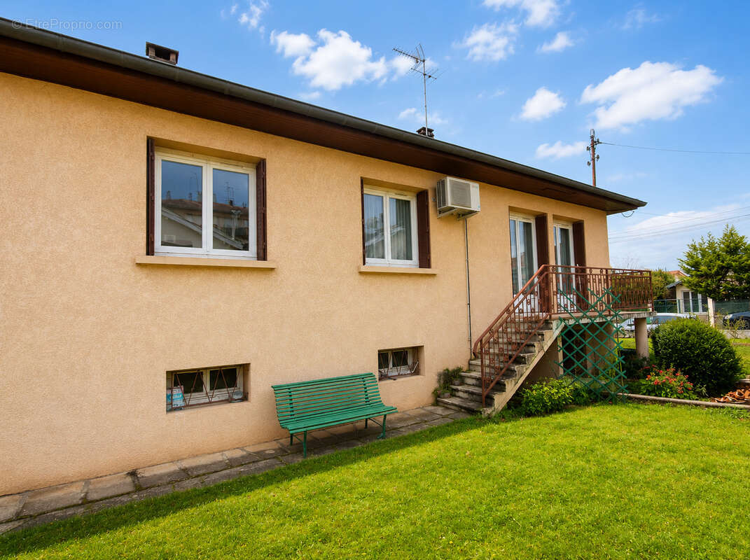 Maison à PONT-DE-CHERUY