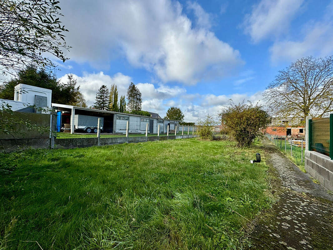 Maison Lozinghem 3 chambres à rafraîchir avec jardin + accès arrière avec garage et  6 places de parkings - photo 11