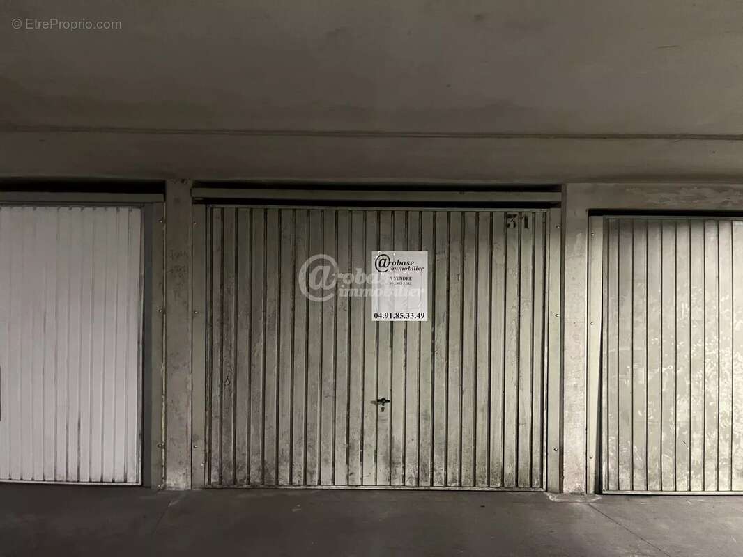 Parking à MARSEILLE-10E
