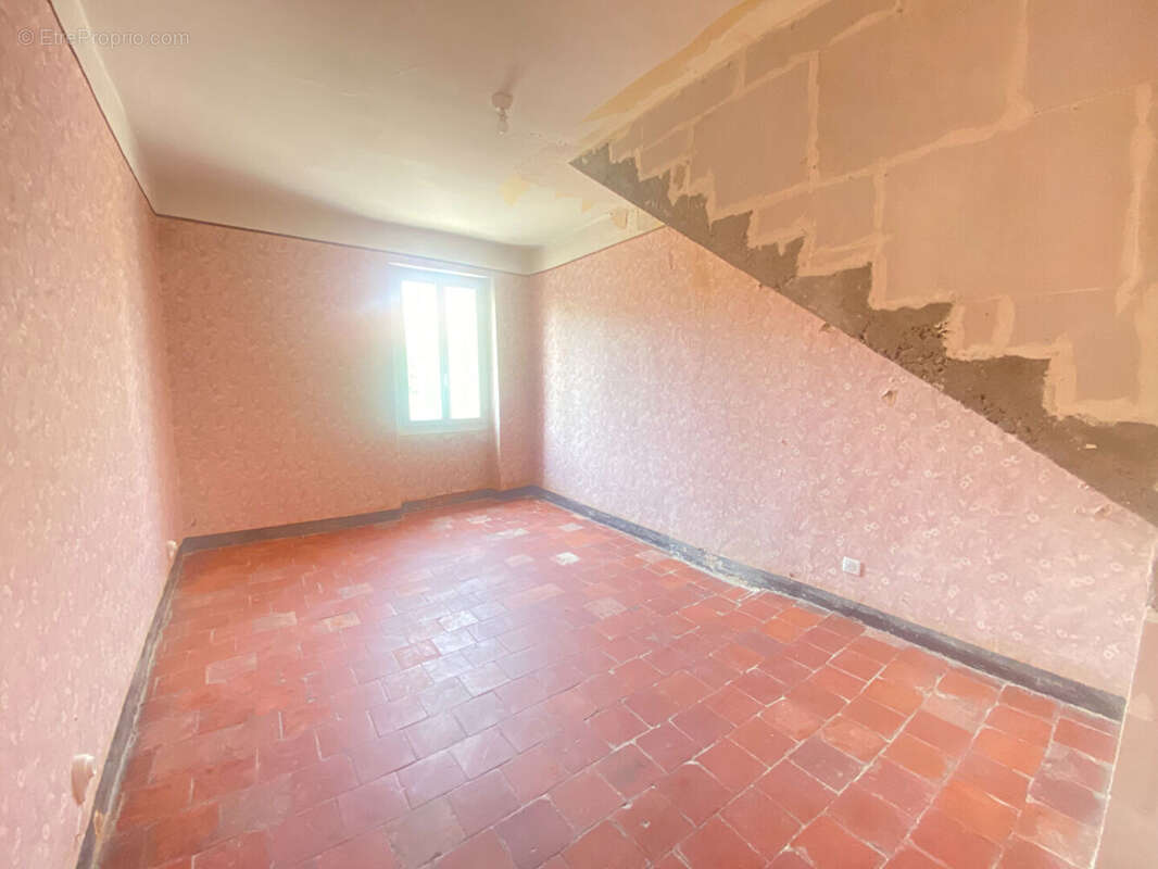 Appartement à JONQUIERES
