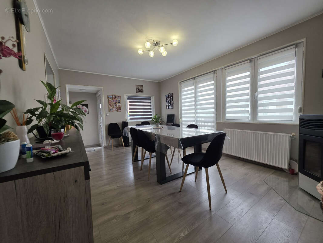 Maison à COURRIERES